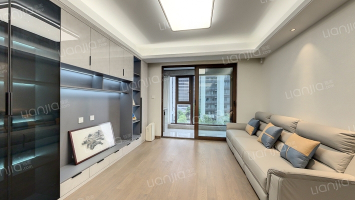 翡翠天际二手房实景图