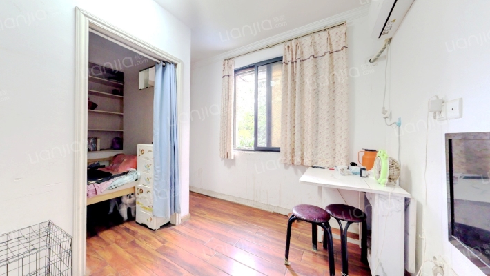 银沙横街13号院二手房实景图