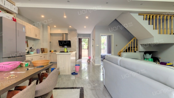 大溪谷英格堡二手房实景图