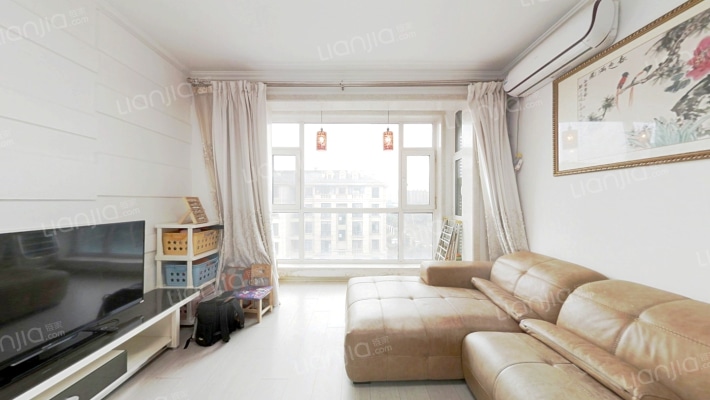 绿地海域中央墅A区二手房实景图