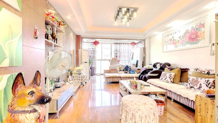 塞纳河畔二手房实景图