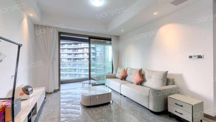 隆溪湖铂翠轩二手房实景图