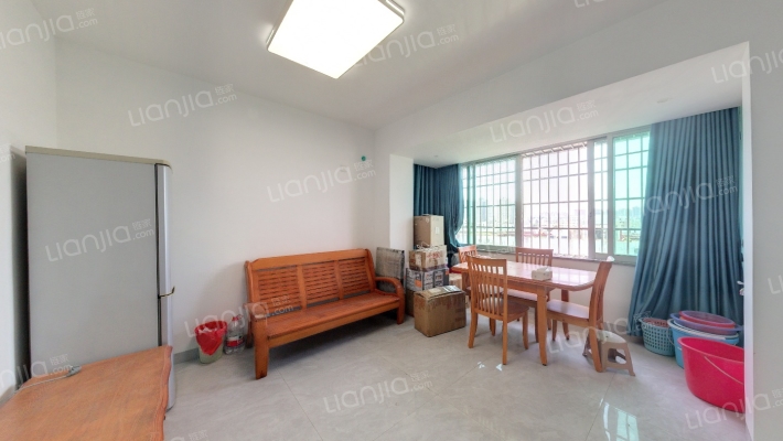 西海花园二手房实景图