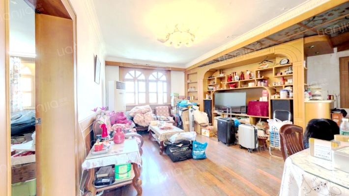 汽车公寓小区二手房实景图