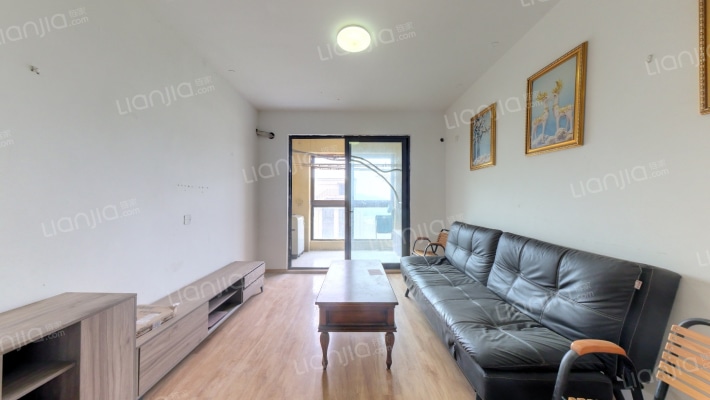 绿地理想名苑二手房实景图