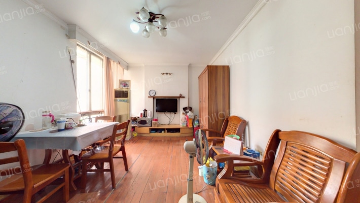 政新花园二手房实景图