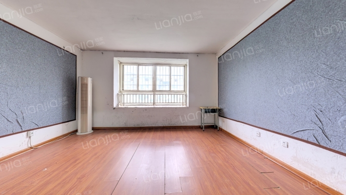 教师花园二手房实景图