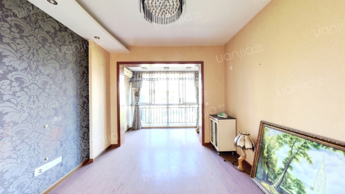 东方山水二手房实景图