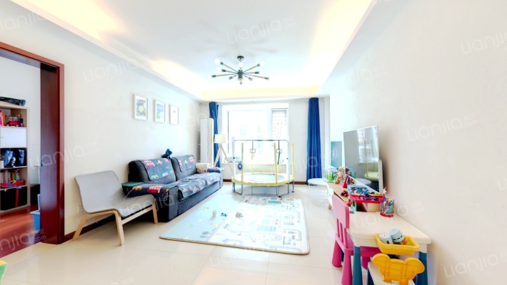 东郊小镇第四街区二手房实景图