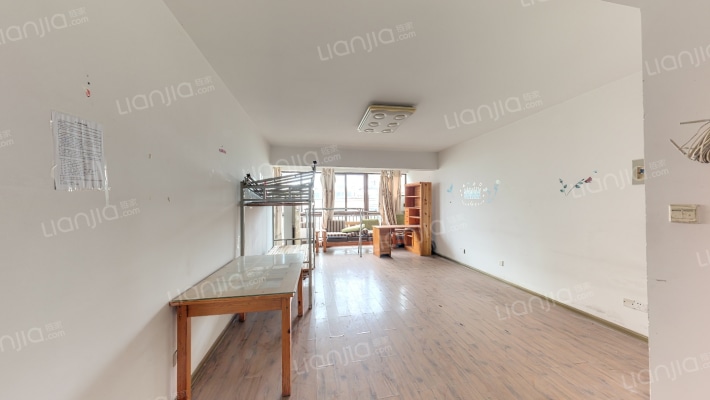 鑫天山水洲城二手房实景图