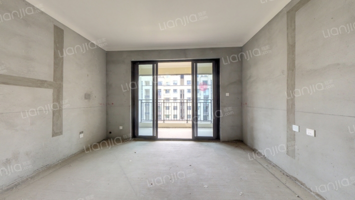 绿地·溱水小镇二手房实景图