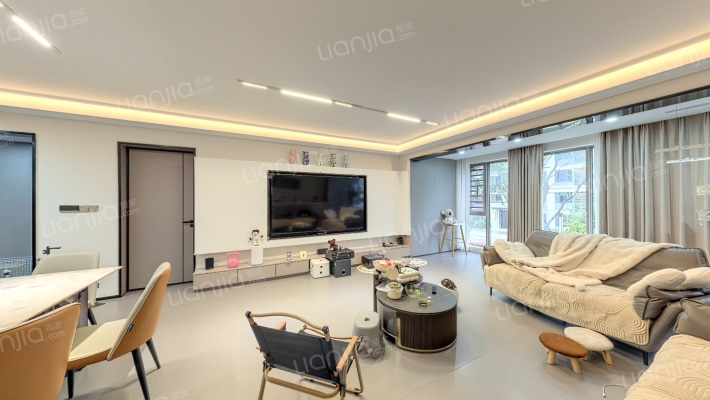 保利金香槟二手房实景图