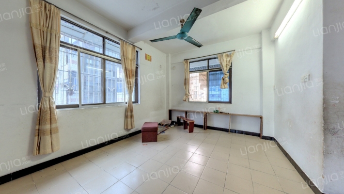 轮胎厂宿舍二手房实景图