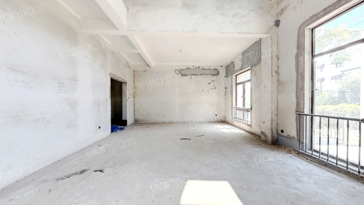 一湾湖墅二手房实景图