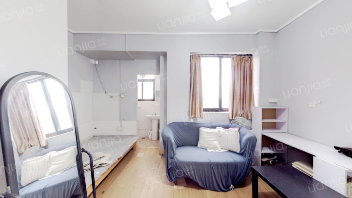 荣崋豪苑二手房实景图