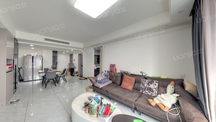 高投ICON和郡二手房实景图