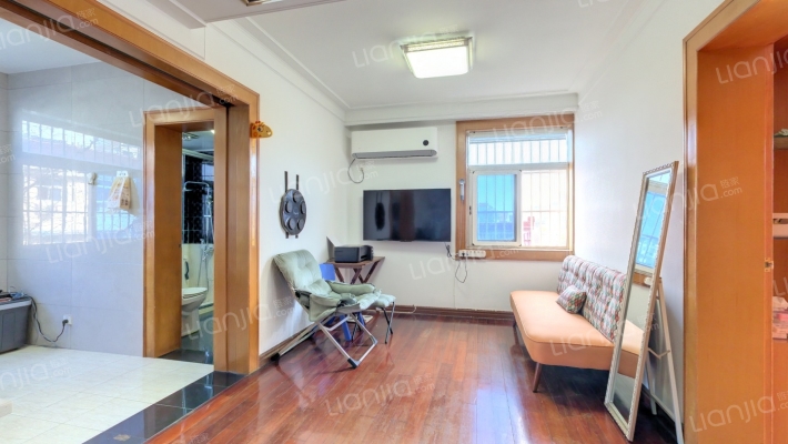 三八南路彩虹楼二手房实景图