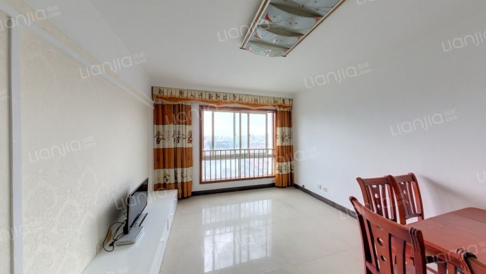 晶华美地二手房实景图