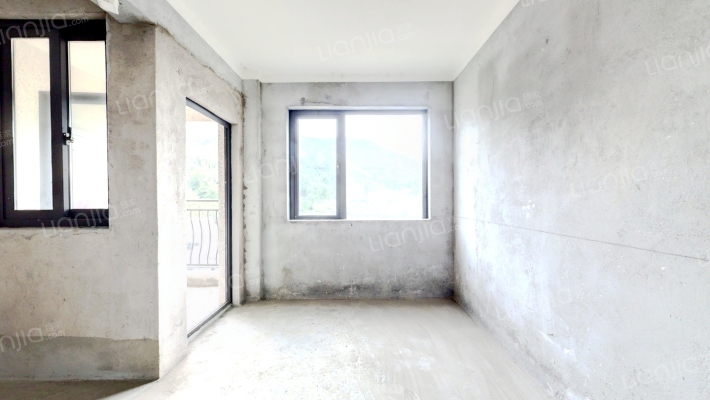 雨润星雨华府二手房实景图