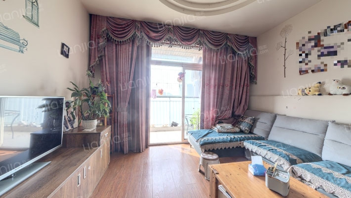 逸水青城兰卡威二手房实景图