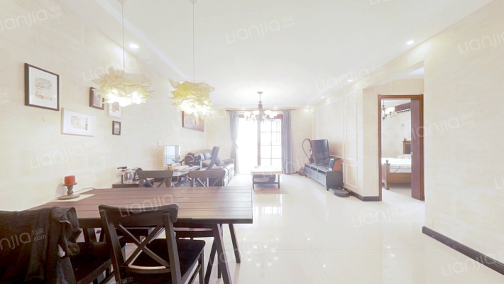 朗钜维尔蓝堤花园二手房实景图