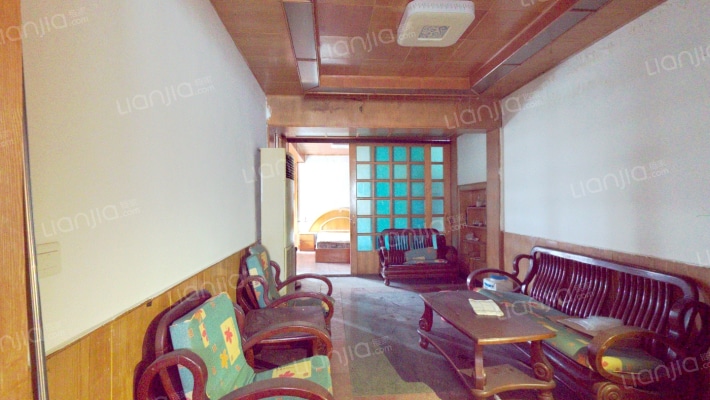 护国路130号二手房实景图