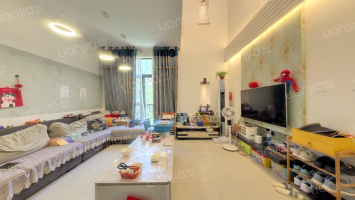 普罗旺世温莎城堡二手房实景图