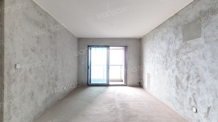 天安江畔珑园2期二手房实景图