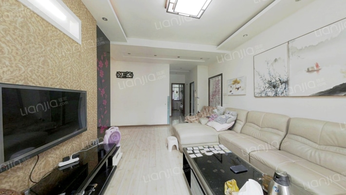 岷江河畔二手房实景图