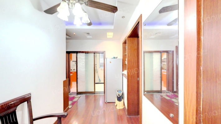 梅陇八村二手房实景图