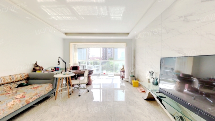 合能珍宝琥珀3期二手房实景图