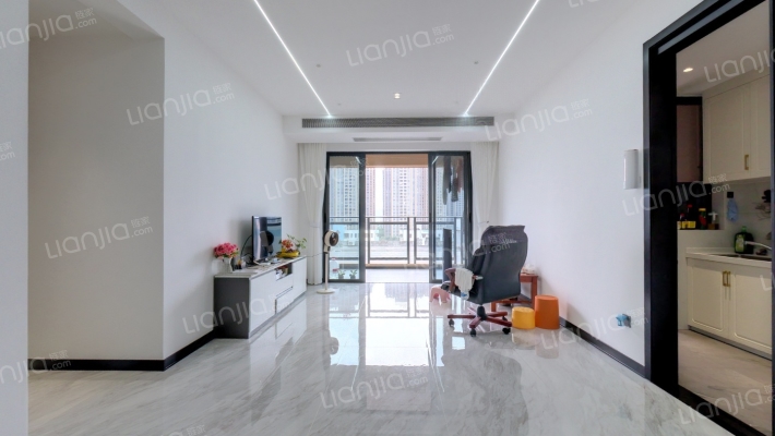 伊泰华庭二手房实景图