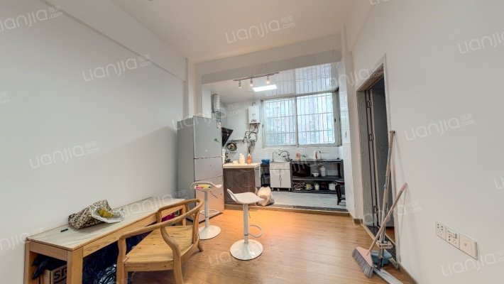 长寿路二手房实景图