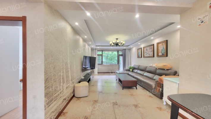 龙泰檀香苑三期二手房实景图