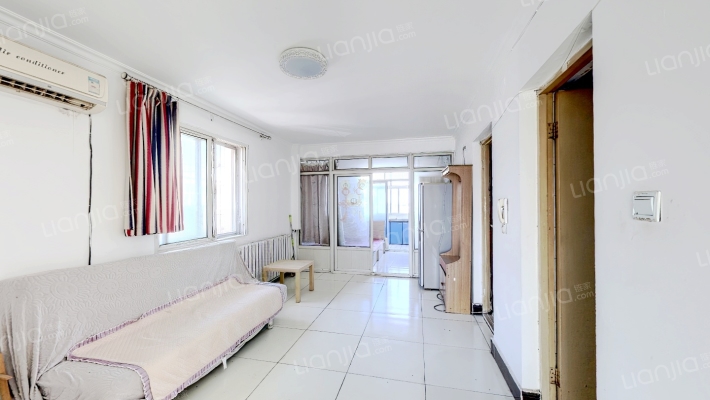 甲1号二手房实景图