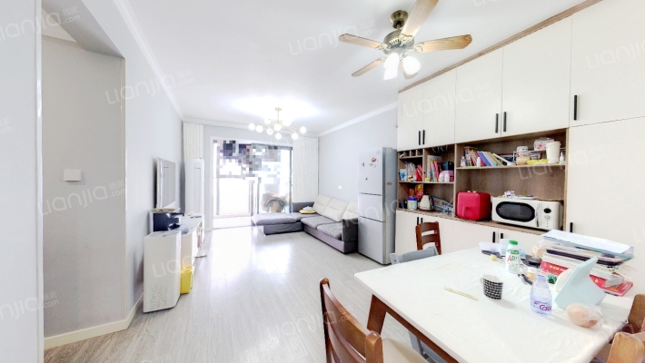 依澜雅居二手房实景图