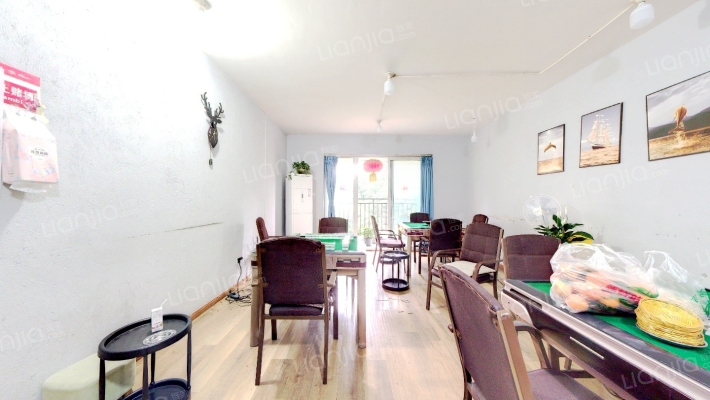 合能珍宝琥珀3期二手房实景图