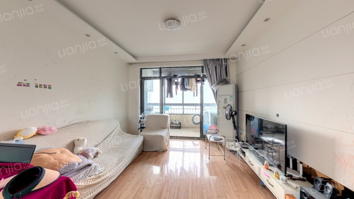 上铁银欣花园二手房实景图