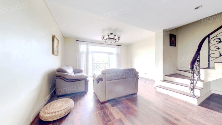 西郊宝成花苑二手房实景图