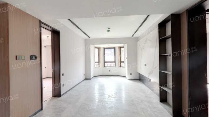 翡翠公园六期二手房实景图