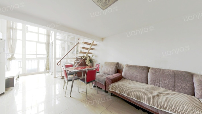 彩世界二手房实景图