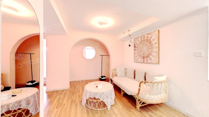 雅地天际二手房实景图