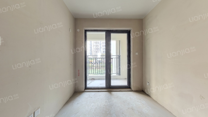 卓越中寰二手房实景图