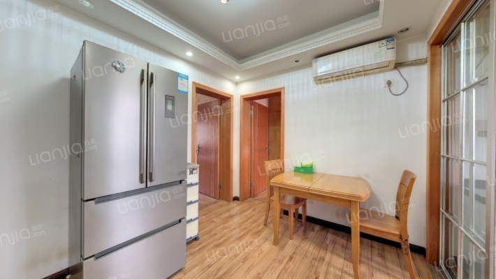 邓府山村二手房实景图