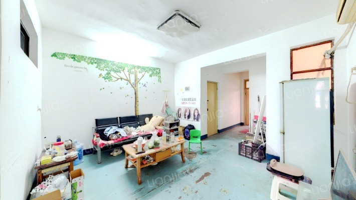 新小家属院二手房实景图