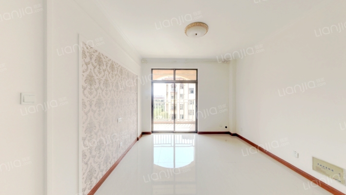 滨海假日C区二手房实景图