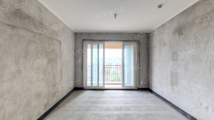 融创春晖十里岚峰庭二手房实景图