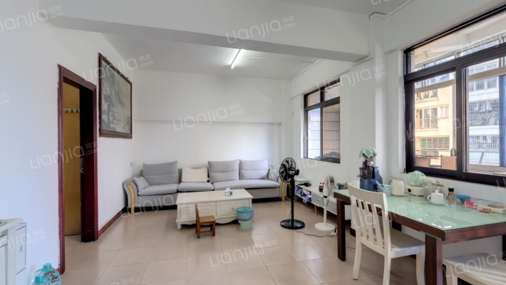 交警宿舍二手房实景图