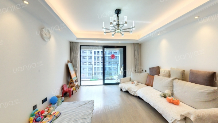 溪谷岚湾二手房实景图