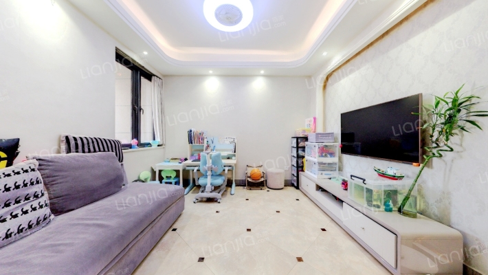 克拉公寓二手房实景图